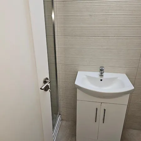 Дом отдыха Modern 4-5 Bedroom House Дублин