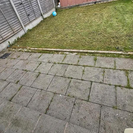 Nyaraló Modern 4-5 Bedroom House *