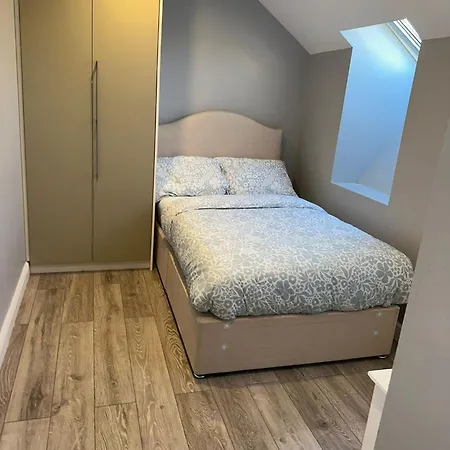 Nyaraló Modern 4-5 Bedroom House Dublin