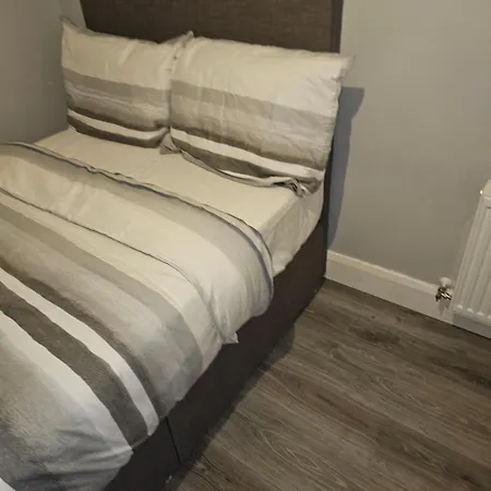 Modern 4-5 Bedroom House * Дублин