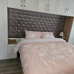 Modern 4-5 Bedroom House Prázdninový dům