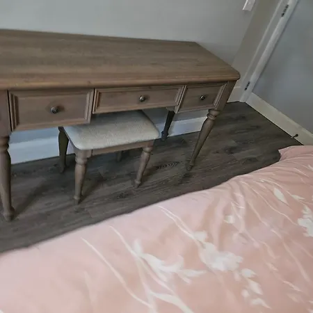 בית נופש Modern 4-5 Bedroom House *