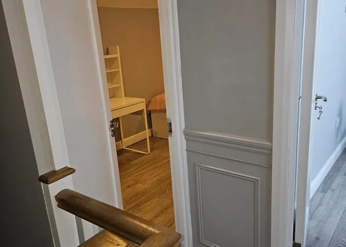 Modern 4-5 Bedroom House