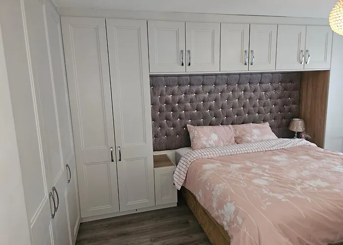 Modern 4-5 Bedroom House