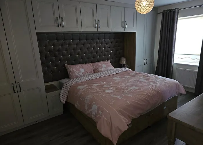 Modern 4-5 Bedroom House