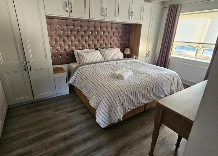 度假居 Modern 4-5 Bedroom House