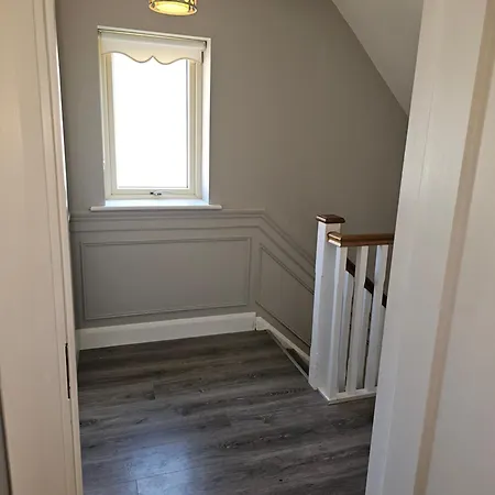 Modern 4-5 Bedroom House