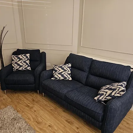Semesterbostad Modern 4-5 Bedroom House *