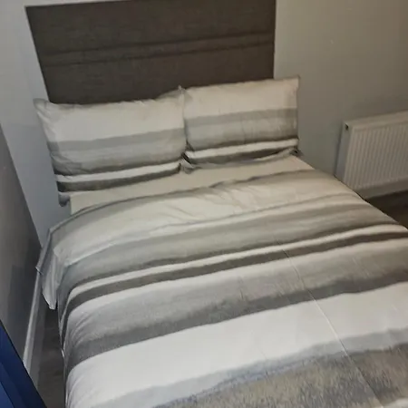 Modern 4-5 Bedroom House